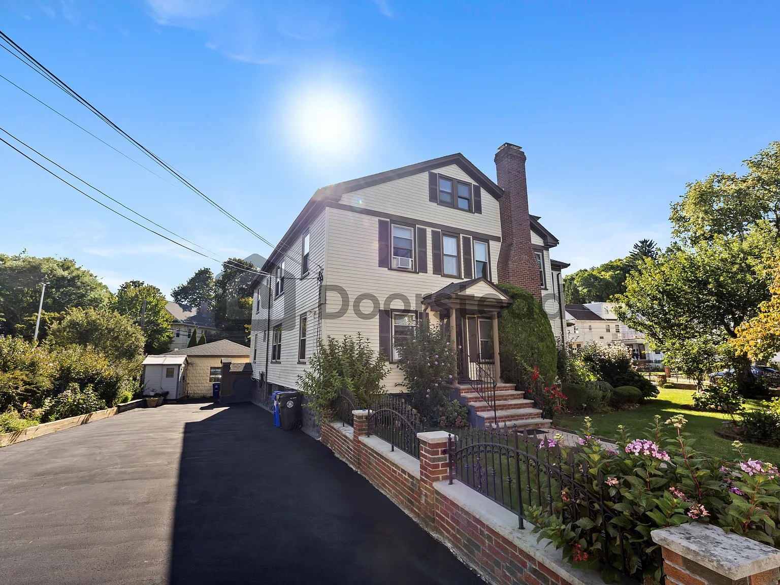 28 Churchill Ave — Photo 4