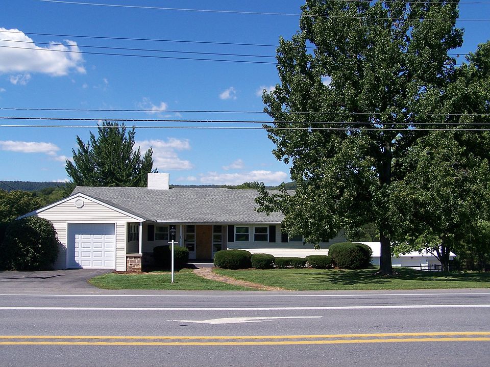 3 bedroom 1 1/2 bath Rancher