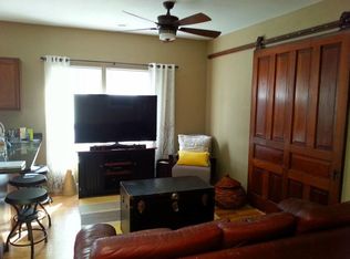 212 S 1st St FLOOR 2, Champaign, IL 61820