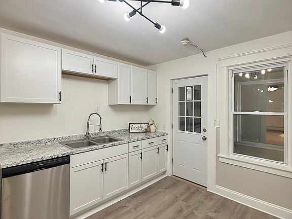2nd image of 21 E Bartlett St #1