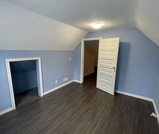 4th image of 3364 Sandwich St