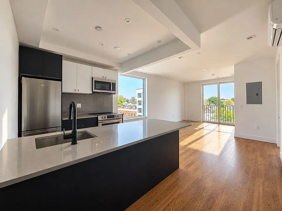 1005 Rogers Ave #5C