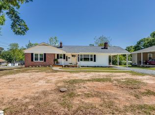 208 Phillips St, Clinton, SC 29325