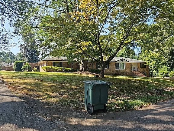 3rd image of 119 Mountain View Dr