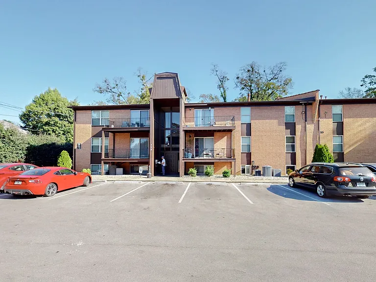 St. Francis Apartments — Photo 30