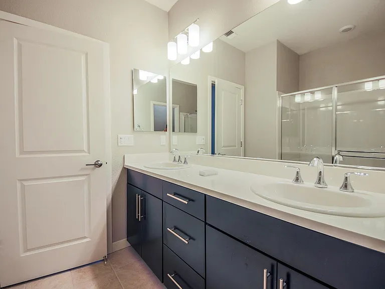 1579 Pratt Pl — Photo 27