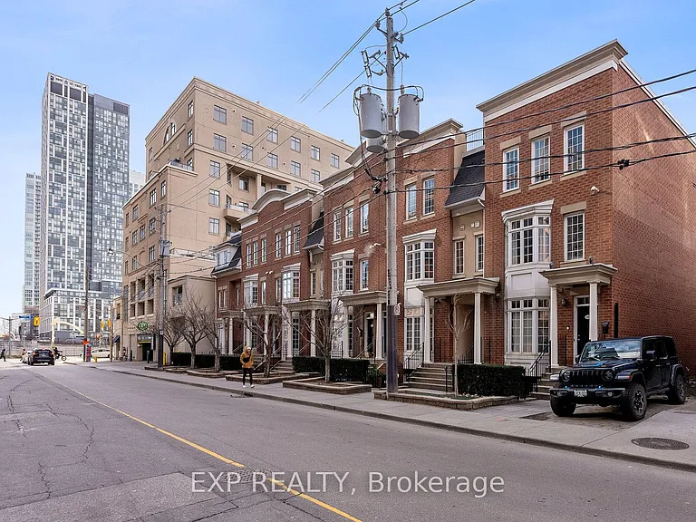 12 B Portland St #Townhouse B — Photo 2