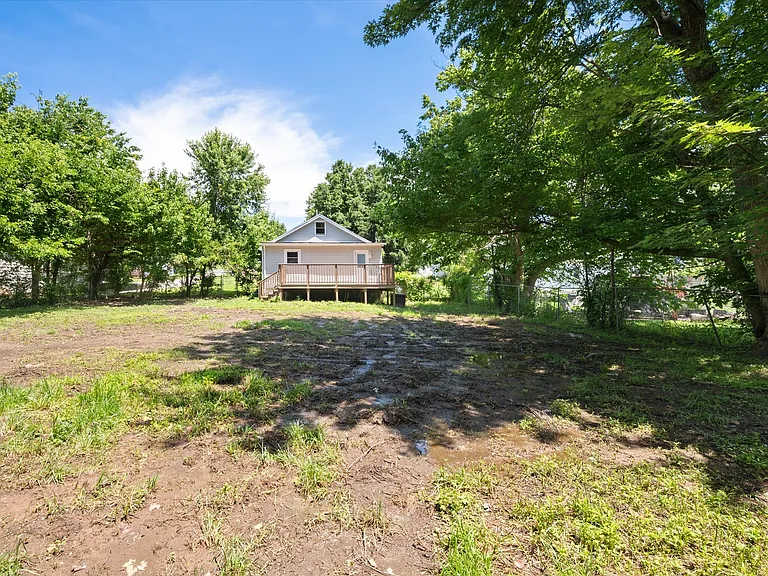 123 E Main St — Photo 33
