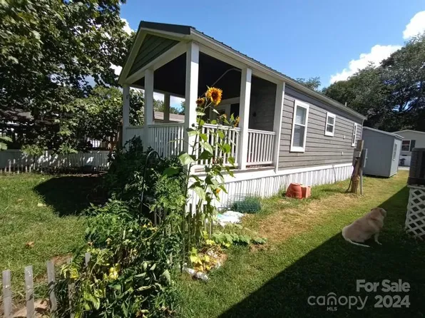 136 Pike Point, Waynesville, NC 28785