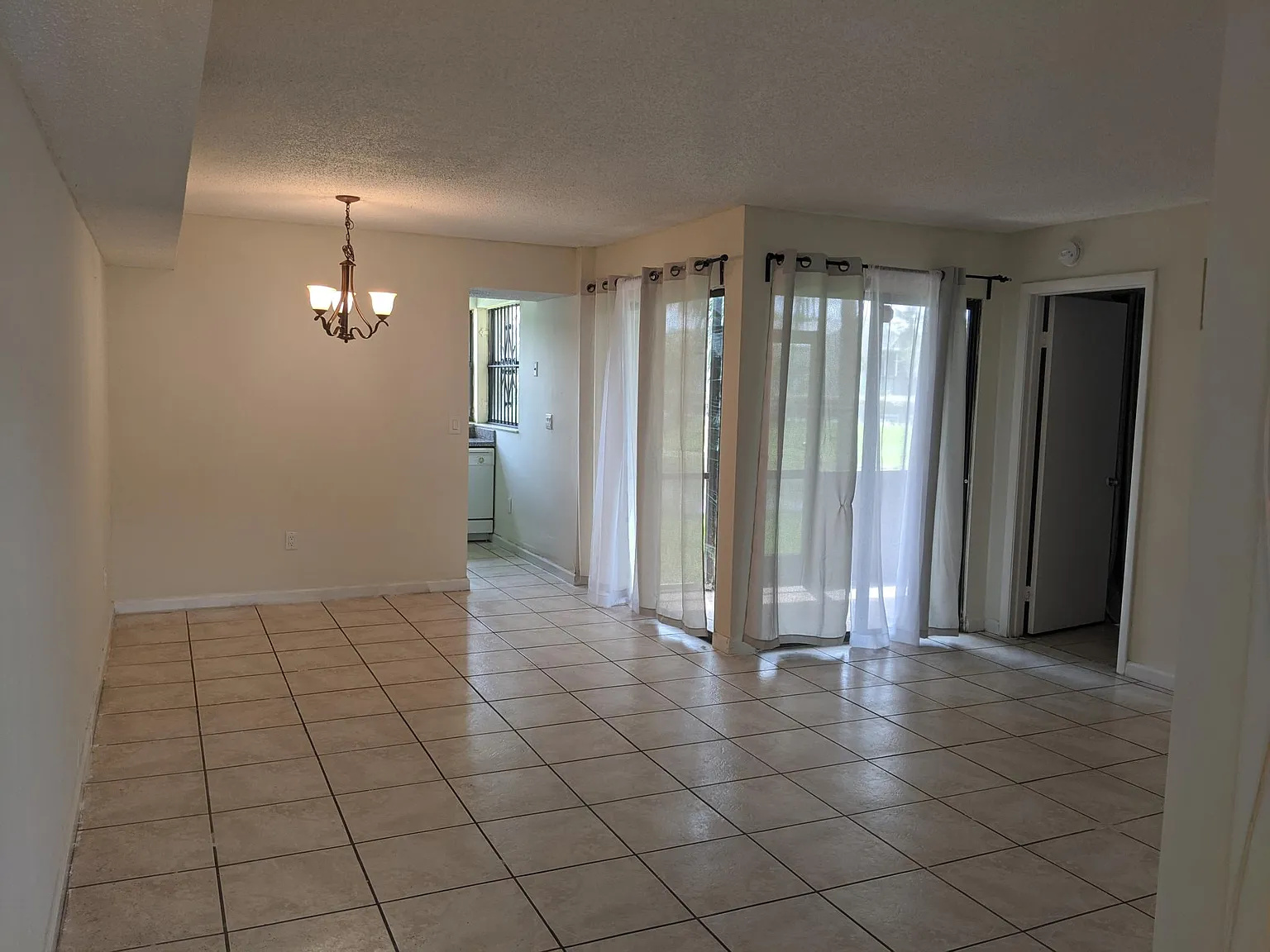 1 bed, 680 sqft, $1,749 — Photo 4