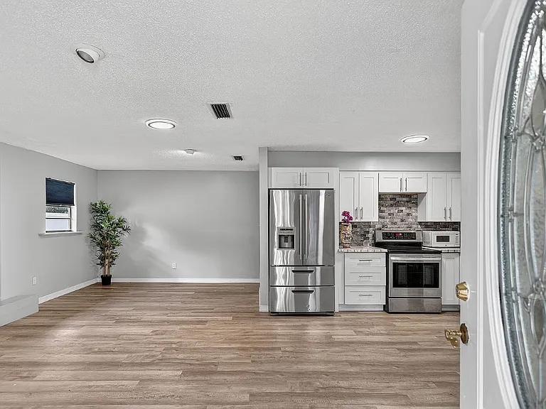 6220 W Thorpe St — Photo 3