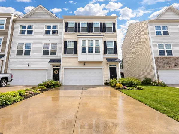 319 Bay St, Morgantown, WV 26508