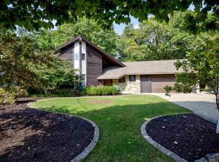 130 Crestview Dr, Appleton, WI 54915