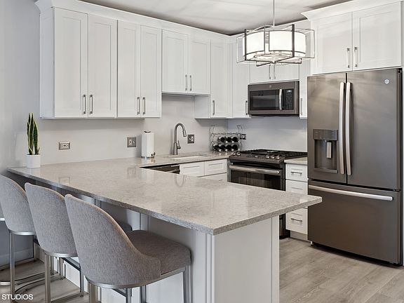 4th image of 600 N Dearborn St APT 1106
