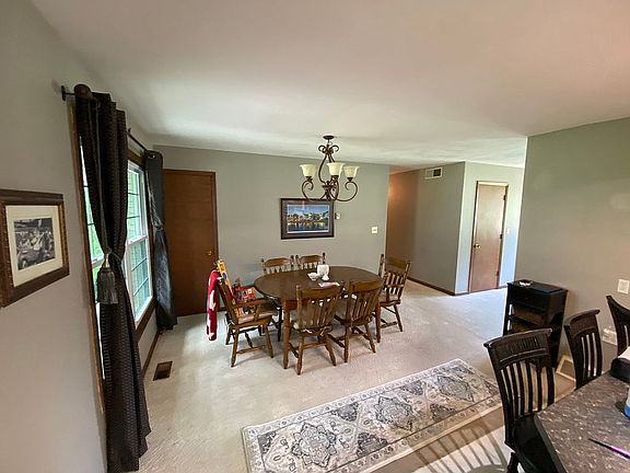 Dining room 12’ by 11’