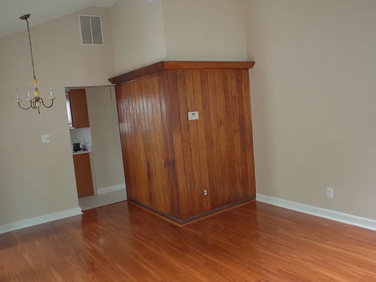 103 Irving St — Photo 5