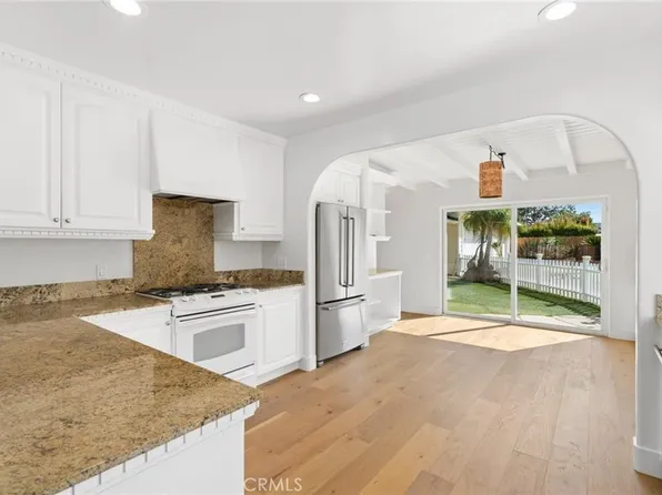 369 E 20th St, Costa Mesa, CA 92627