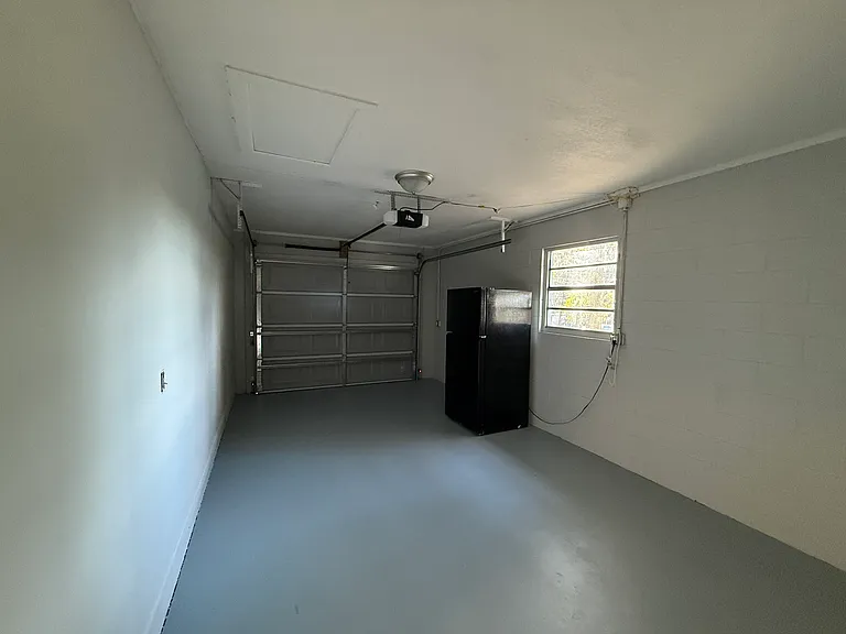 1337 NE 16th St — Photo 12