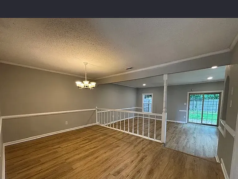 5569 Campus Dr — Photo 4