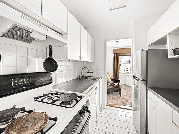 5th image of 440 E 79th St APT 14J