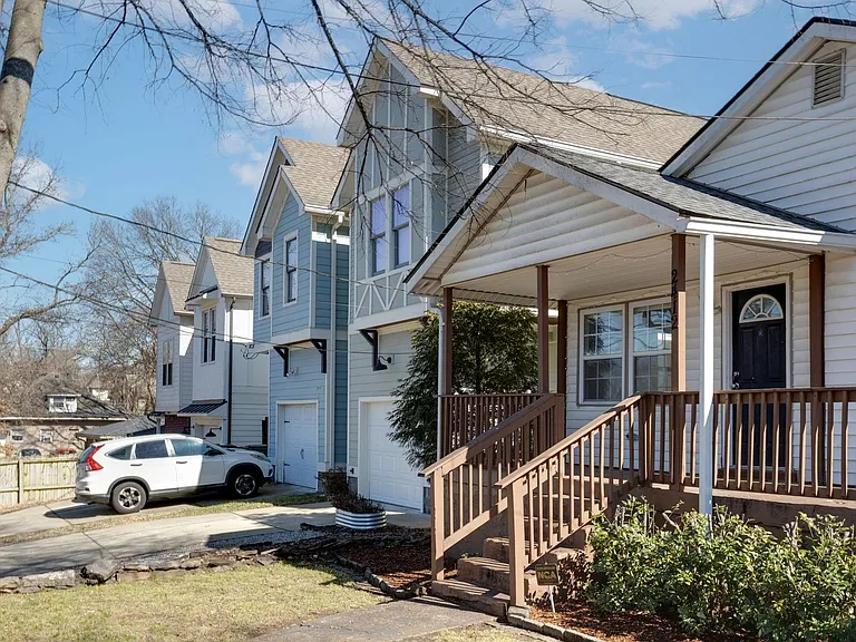2412 Chapel Ave — Photo 29
