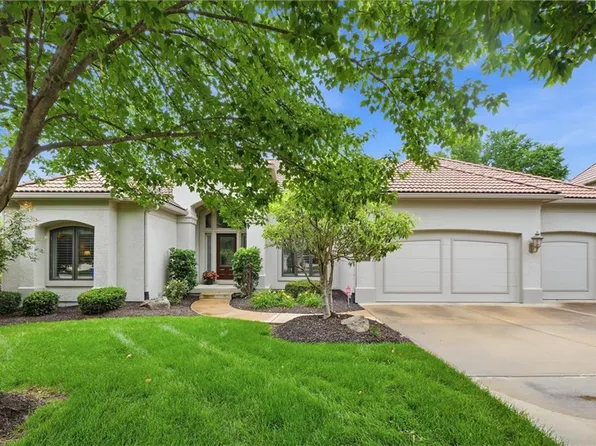 9714 Wild Rose Ln, Lenexa, KS 66227