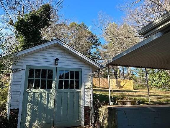 5th image of 56 Lakeshore Dr