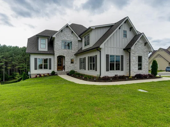 12951 Blakeslee Dr, Soddy Daisy, TN 37379