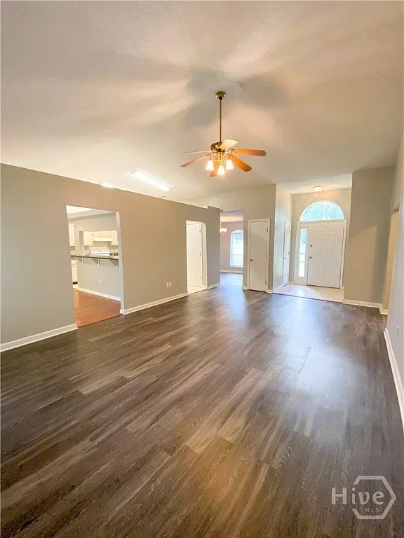 3 bed, 2.0 bath, 2030 sqft, $2,150 — Photo 4