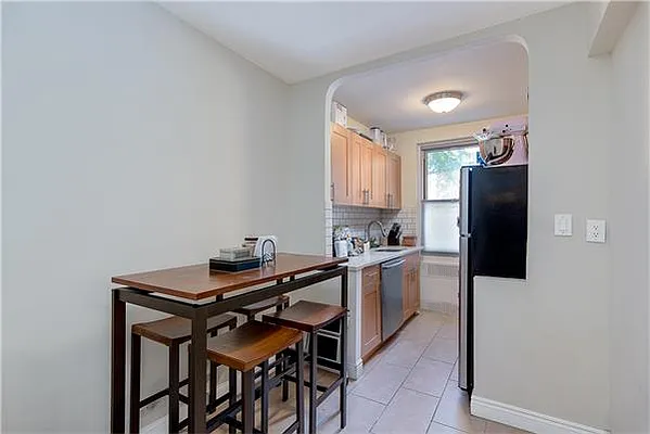 Rented by Century 21 Metropolitan | media 12