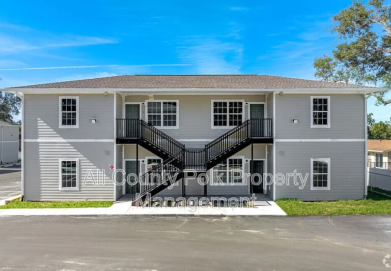 915 Ariana Apartment Community — Photo 4