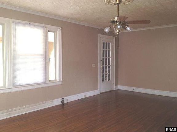 3rd image of 803 Exchange St