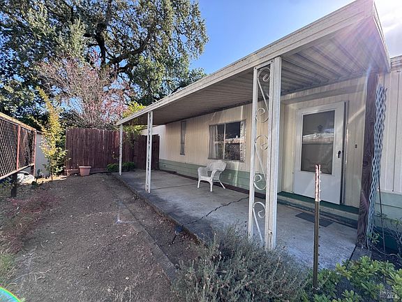 4th image of 15 Chelsea Cir Court