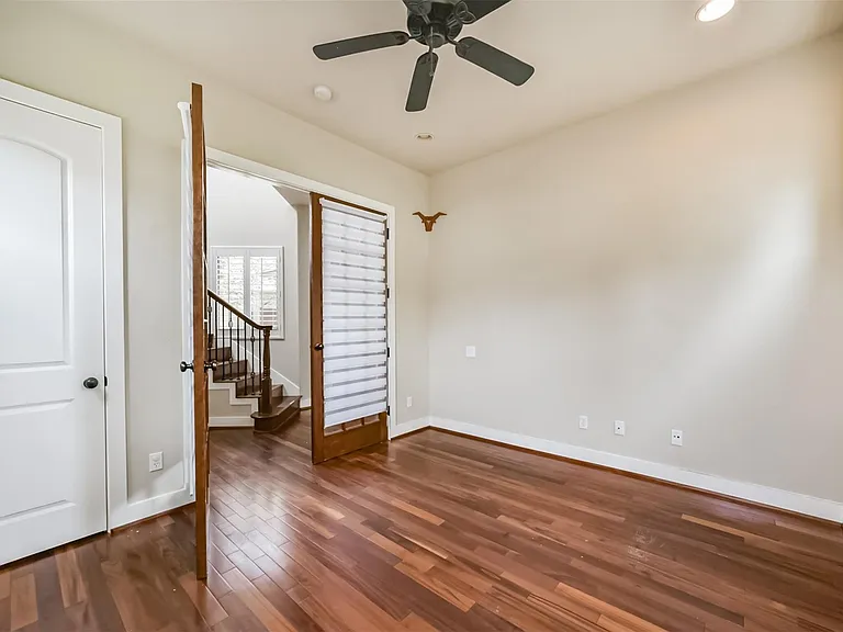 11025 Robin Hood Ct — Photo 24