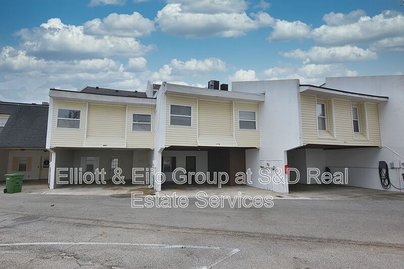 1st image of 2223 9th St SE