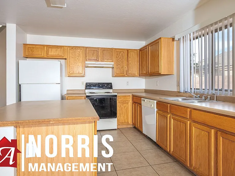1632 E Cardinal Dr — Photo 6