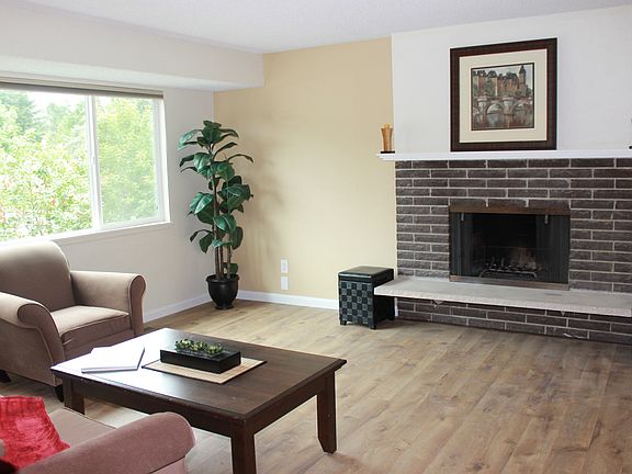 Liv. Rm area w/new floors