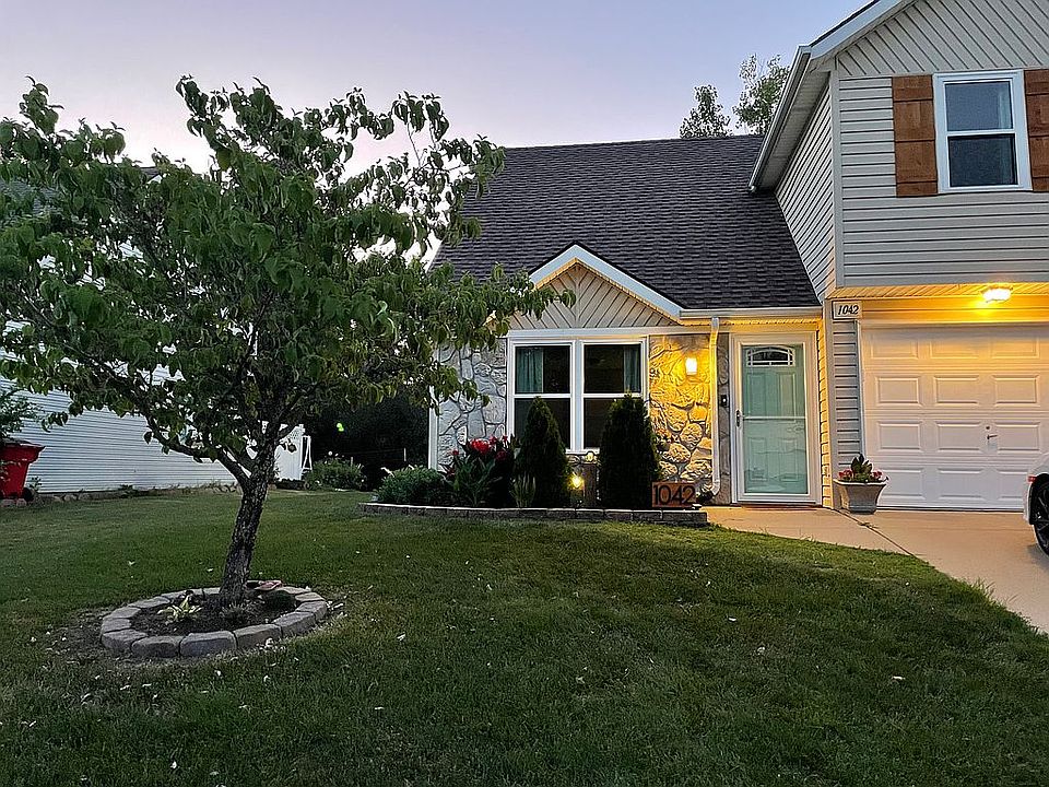 1st image of 1042 SW Ephraim Dr