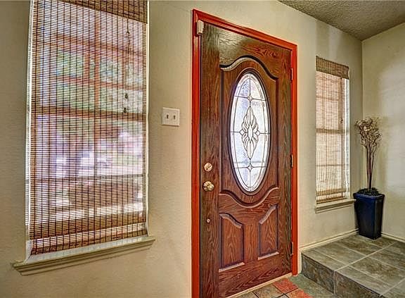 4th image of 4828 Thistledown Dr