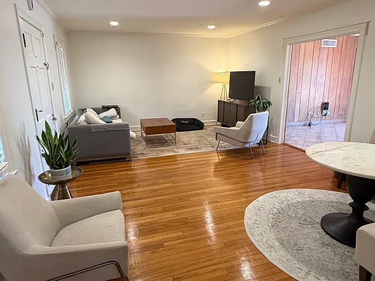 511 Topaz St — Photo 3