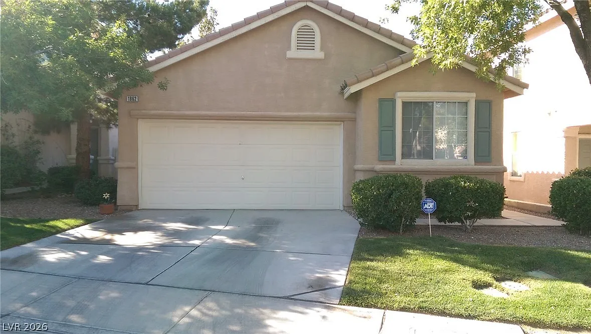 3 bed, 2.0 bath, 1254 sqft, $2,100 — Photo 1