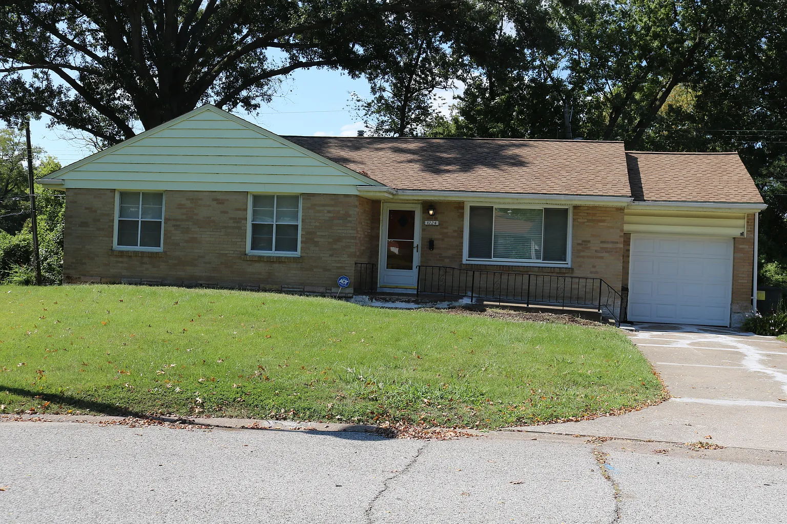 1224 Garwood Dr photo 1