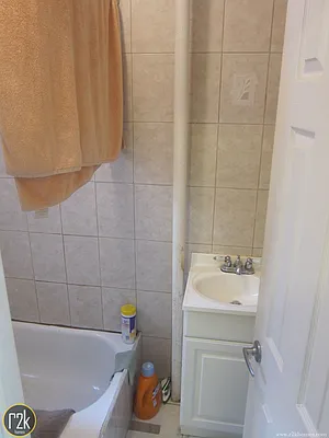 Rented by Realty 2000 Corp | media 10