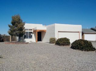 7 Rodgers Dr, Los Lunas, NM 87031