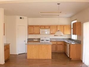3rd image of 11803 Fern Pine St
