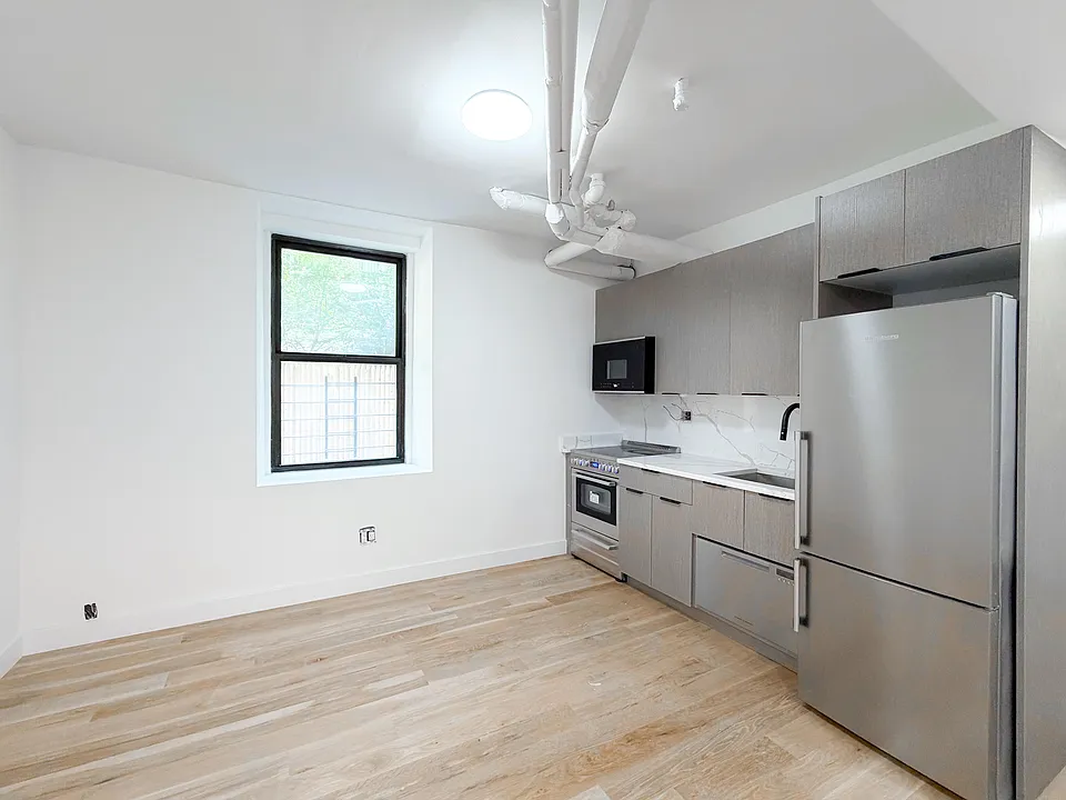 69 Pinehurst Ave #CRT2