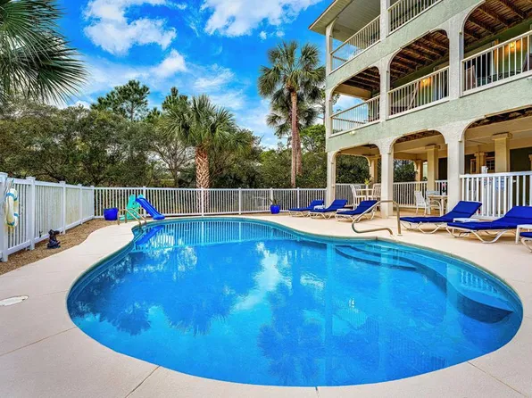 1824 Denise Ct E, Eastpoint, FL 32328