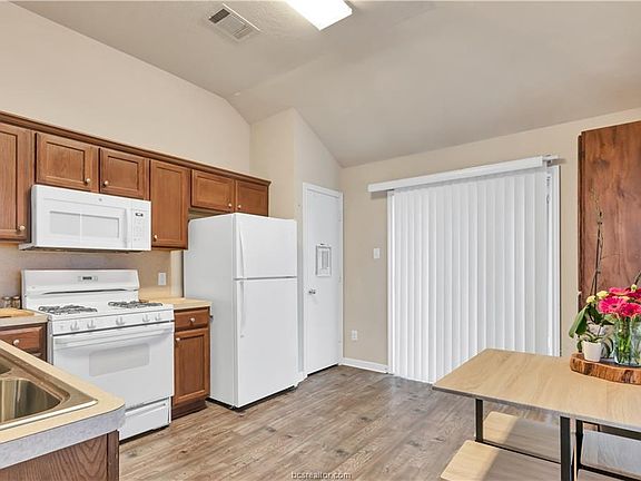 5th image of 1088 Windmeadows Dr