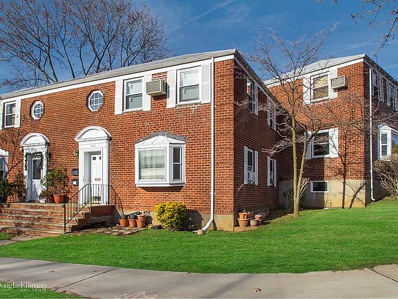 4th image of 26063 Langston Ave