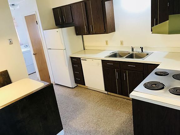 2nd image of 1048 Alderson Ave